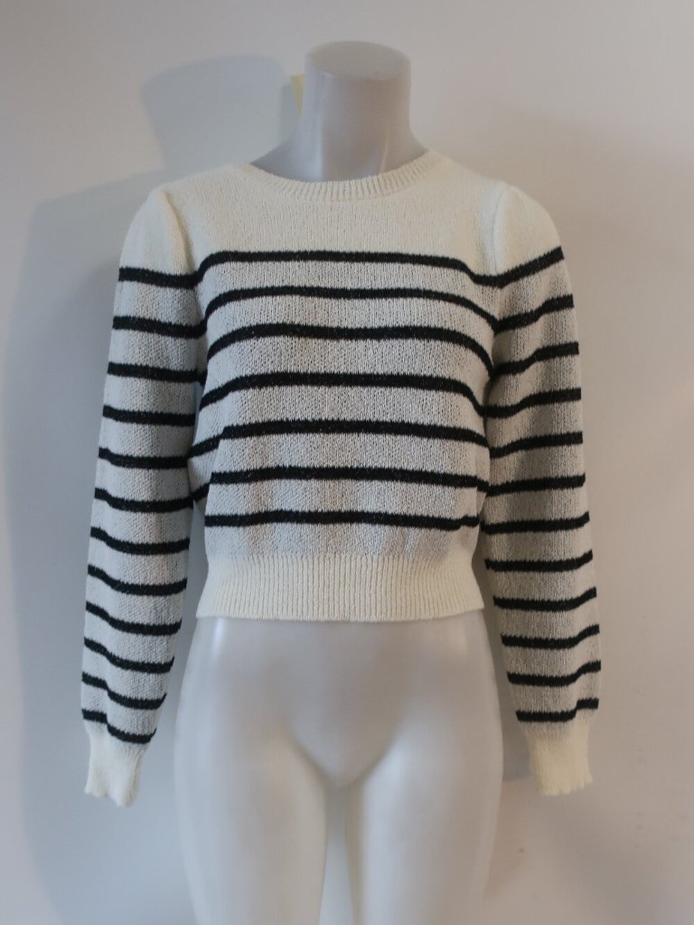 NWT Women Benaar (Item-840) White Black Puff Sleeve Tanya Striped Knit Sweater M